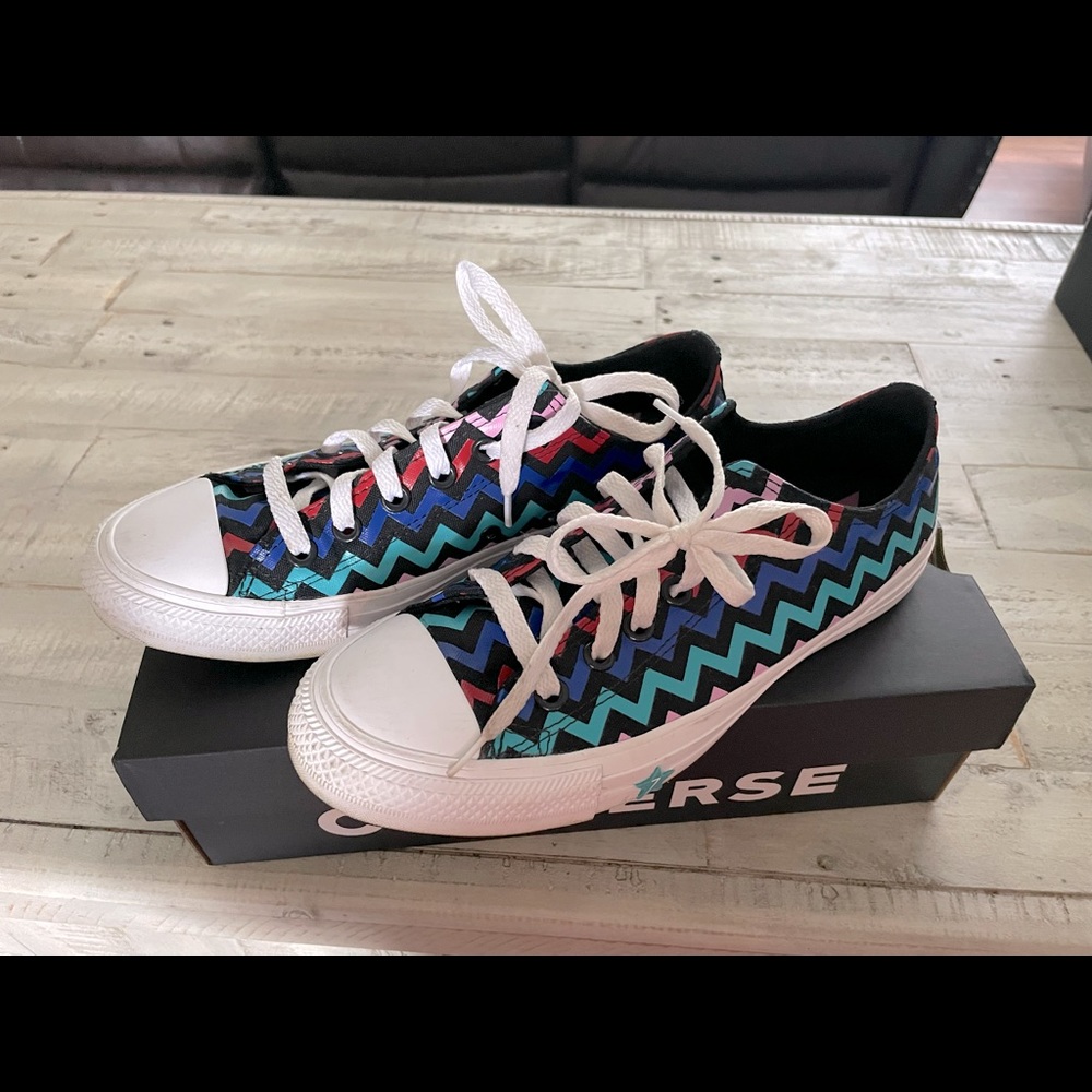 Converse Womens Chevron Sneakers
